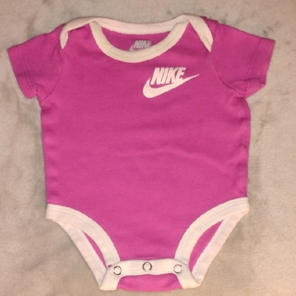 Nike Fuchsia and Cream Baby Bodysuit